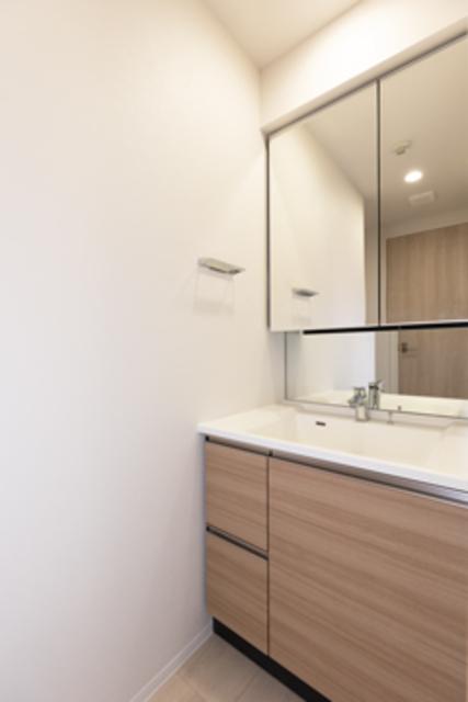 洗面設備　※写真は同タイプ住戸です。