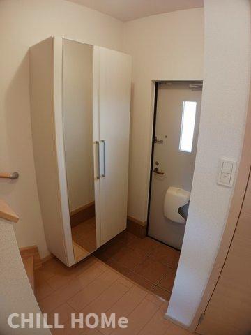 玄関　当社、チルホームのHPもご覧ください(^^)/物件情報多数♪