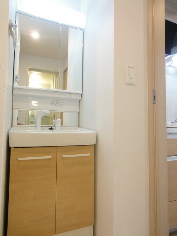 洗面設備　使いやすい洗面所です