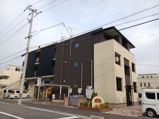 建物外観　落ち着いた雰囲気の外観です