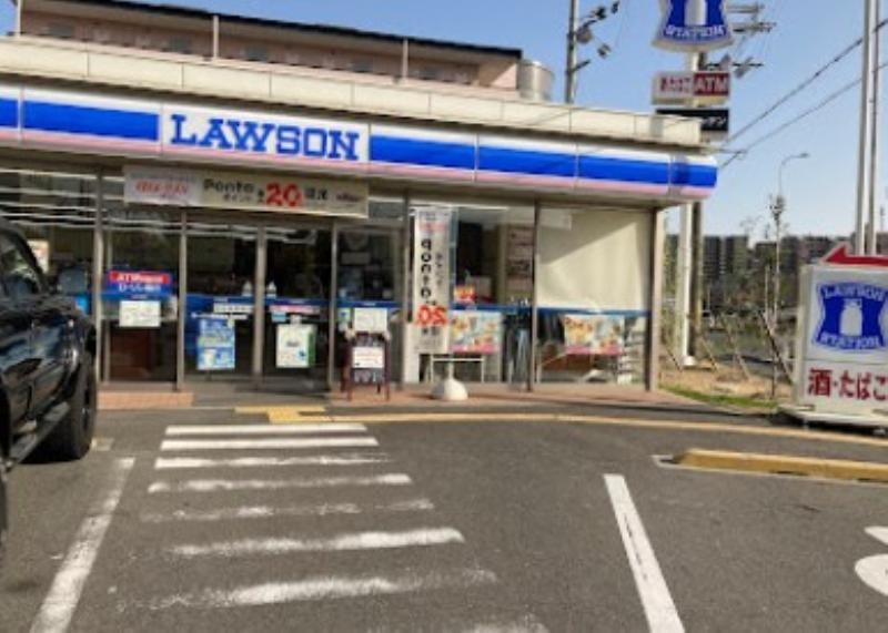 コンビニ　ローソン新御堂筋上新田店（コンビニ）まで740m