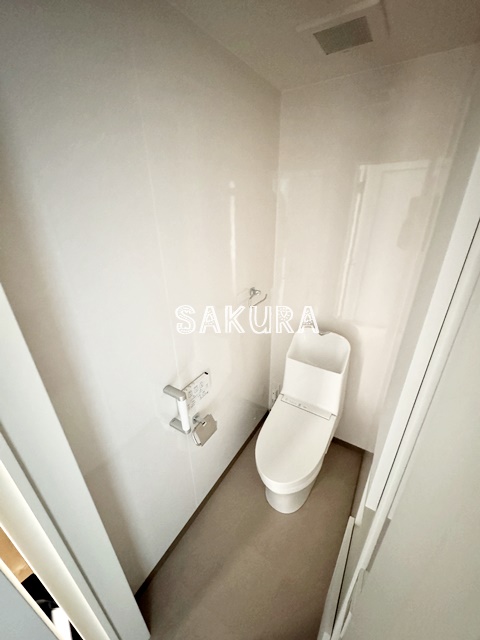 トイレ　落ち着いた色調のトイレです♪