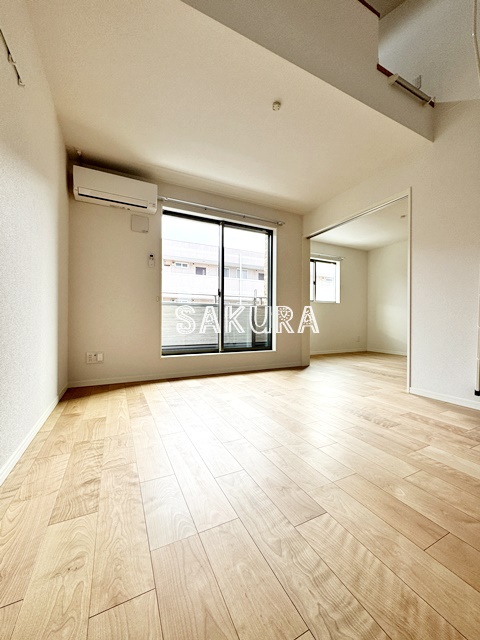 居室・リビング　使いやすい形の為、レイアウトを楽しめます♪