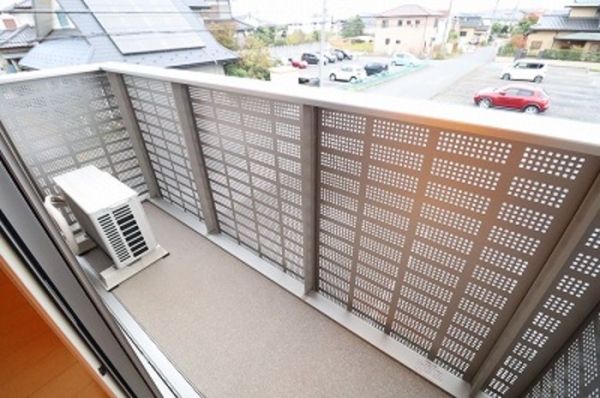 バルコニー　インターホン、セキュリティ、給湯器