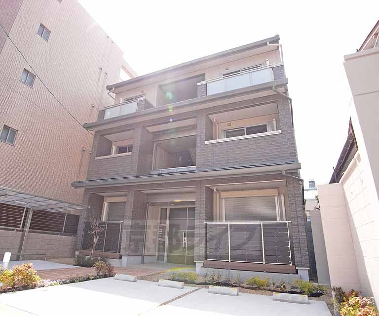 建物外観　同志社大学の近くです。