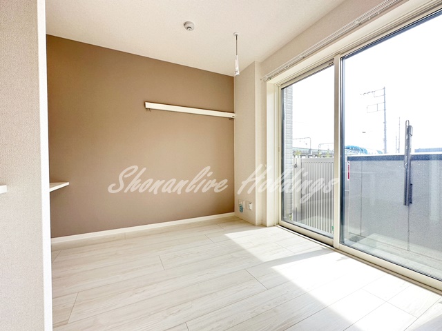 居室・リビング　7.7帖の広々としたリビング♪