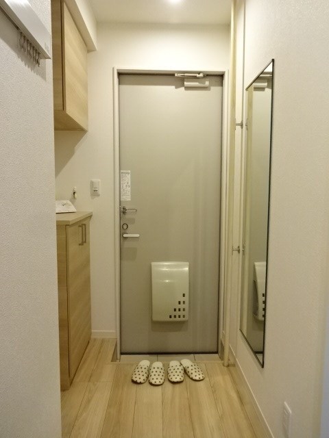玄関　別部屋参考写真です。