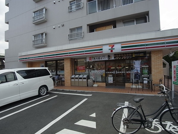 コンビニ　セブンイレブン 横浜妙蓮寺店（コンビニ）まで551m