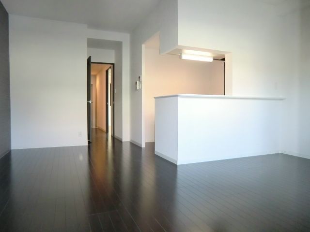 居室・リビング　★落ち着いたトーンのゆったりとしたリビング★