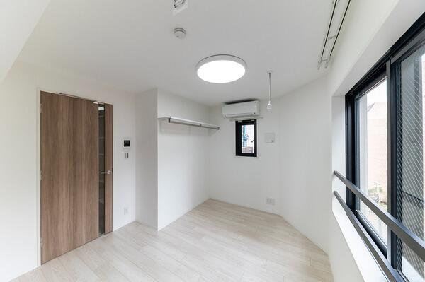 居室・リビング　?