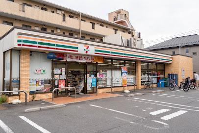 コンビニ　セブンイレブン（コンビニ）まで110m