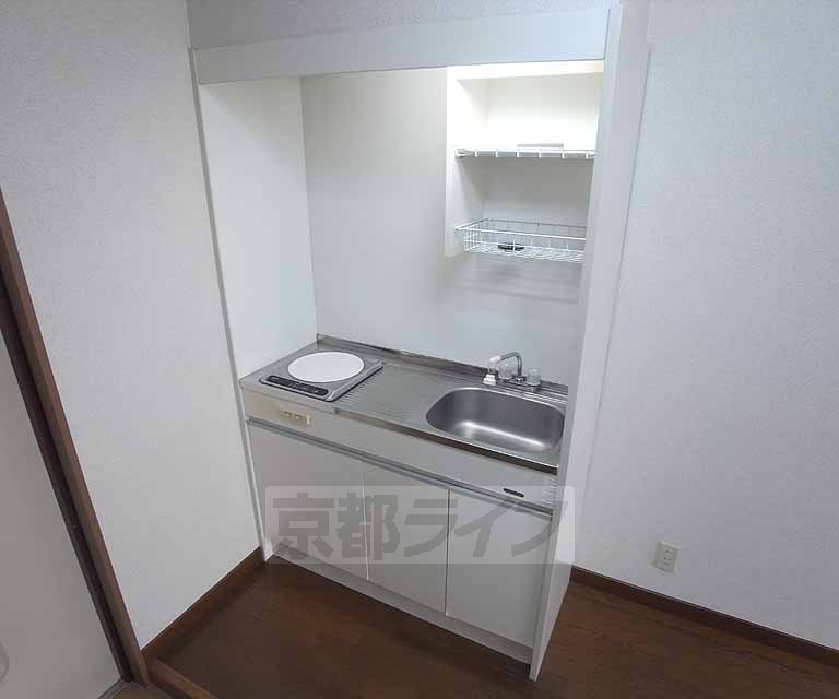 キッチン　調理スペースもあって使いやすいですね