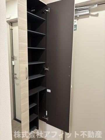 玄関　シューズボックス