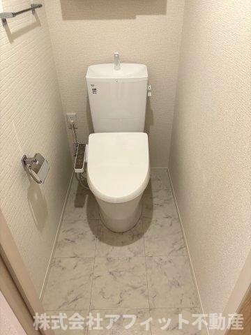 トイレ　温水洗浄暖房便座