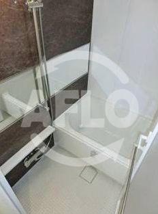 バス・シャワールーム　ジェイラピスなんば　浴室換気乾燥暖房機付バスルーム