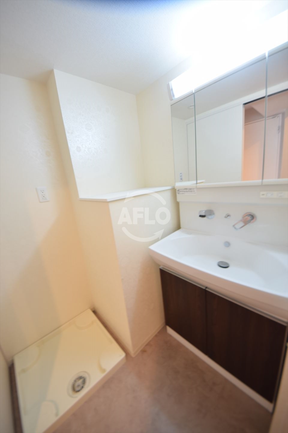 洗面設備　ジェイラピスなんば　独立洗面化粧台