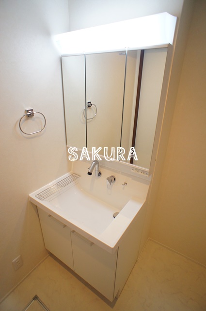 洗面設備　身支度に欠かせない独立洗面台♪