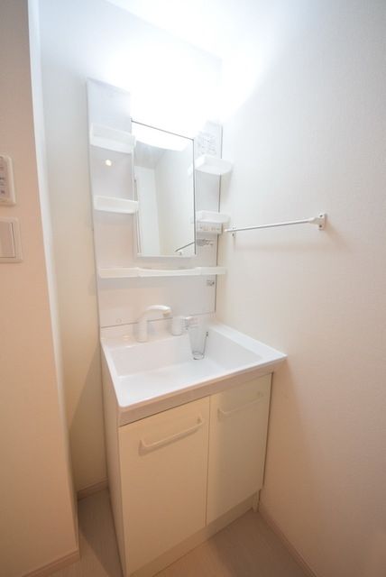 洗面設備　朝便利な独立洗面台