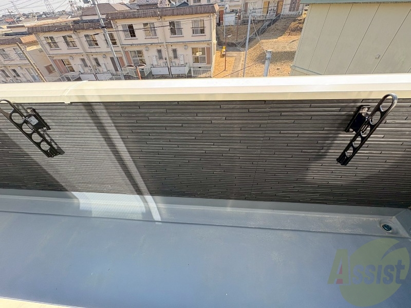 バルコニー　こちらはバルコニーになります。物干し設置可能です。