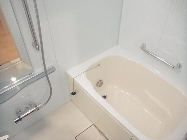 バス・シャワールーム　広々きれいなバス