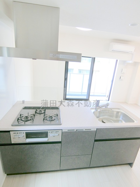 キッチン　3口ガスグリル付カウンターキッチン