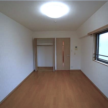 居室・リビング　参考写真（同物件別部屋）