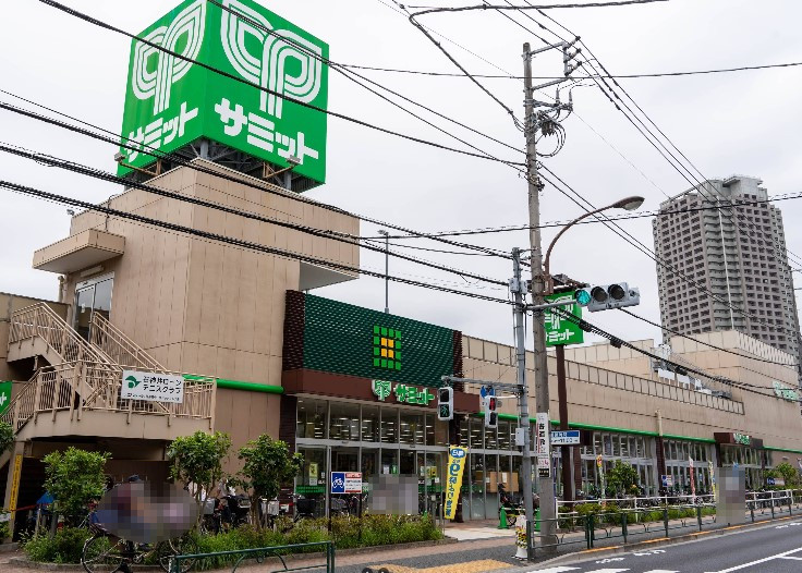 スーパー　サミットストア石神井公園店（スーパー）まで779m