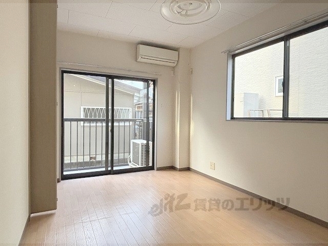 居室・リビング　洋室