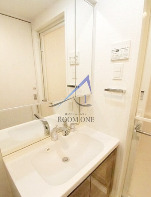 洗面設備　洗面台です。