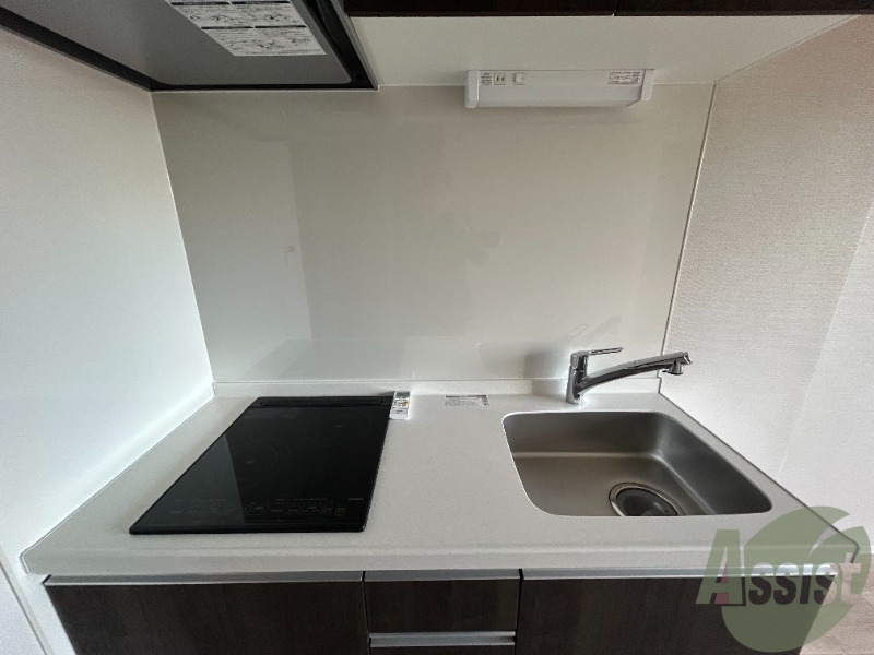 キッチン　キッチンには２口コンロが備え付き。調理スペースもバッチリ。