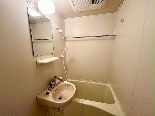 バス・シャワールーム　設備・仕様は号室により異なる為、現状を優先いたします。