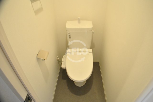 トイレ　プレミアムコート谷町4丁目　温水洗浄便座