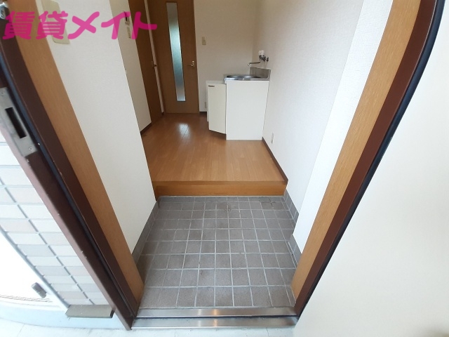 玄関　同型反転タイプのお写真です