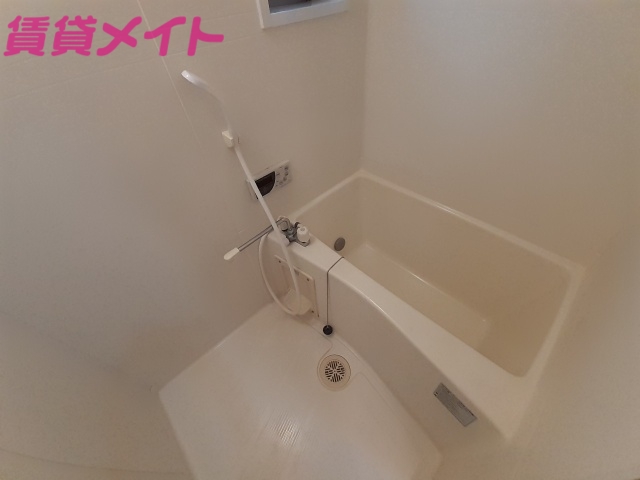 バス・シャワールーム　同型反転タイプのお写真です