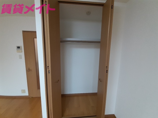 収納　同型反転タイプのお写真です