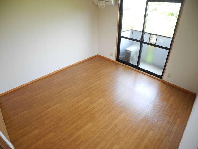 居室・リビング　※室内画像は別号室のもの