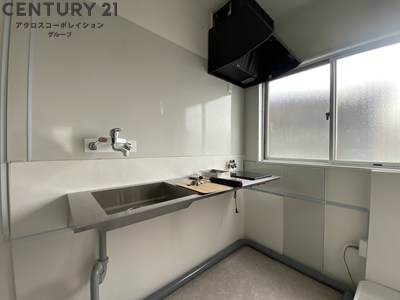 キッチン　キッチンに窓があり換気も楽々♪