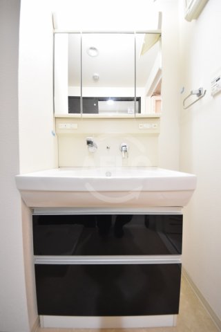 洗面設備　アベニール鷺洲　独立洗面化粧台