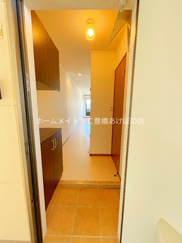 玄関　同型別部屋写真