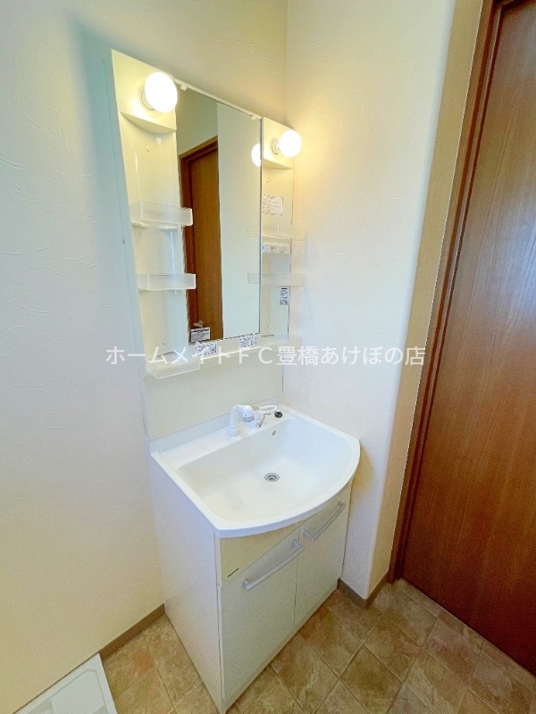 洗面設備　同型別部屋写真