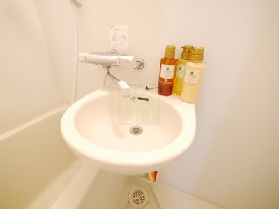 洗面設備　カスタリア新宿