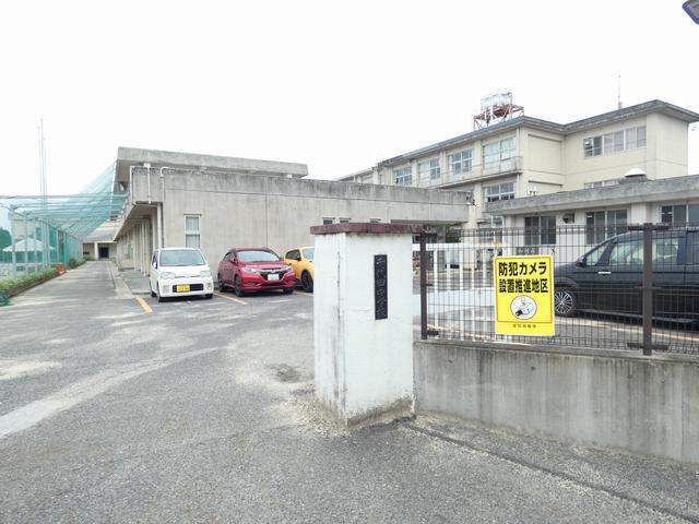 中学校　稲沢市立千代田中学校（中学校）まで2003m