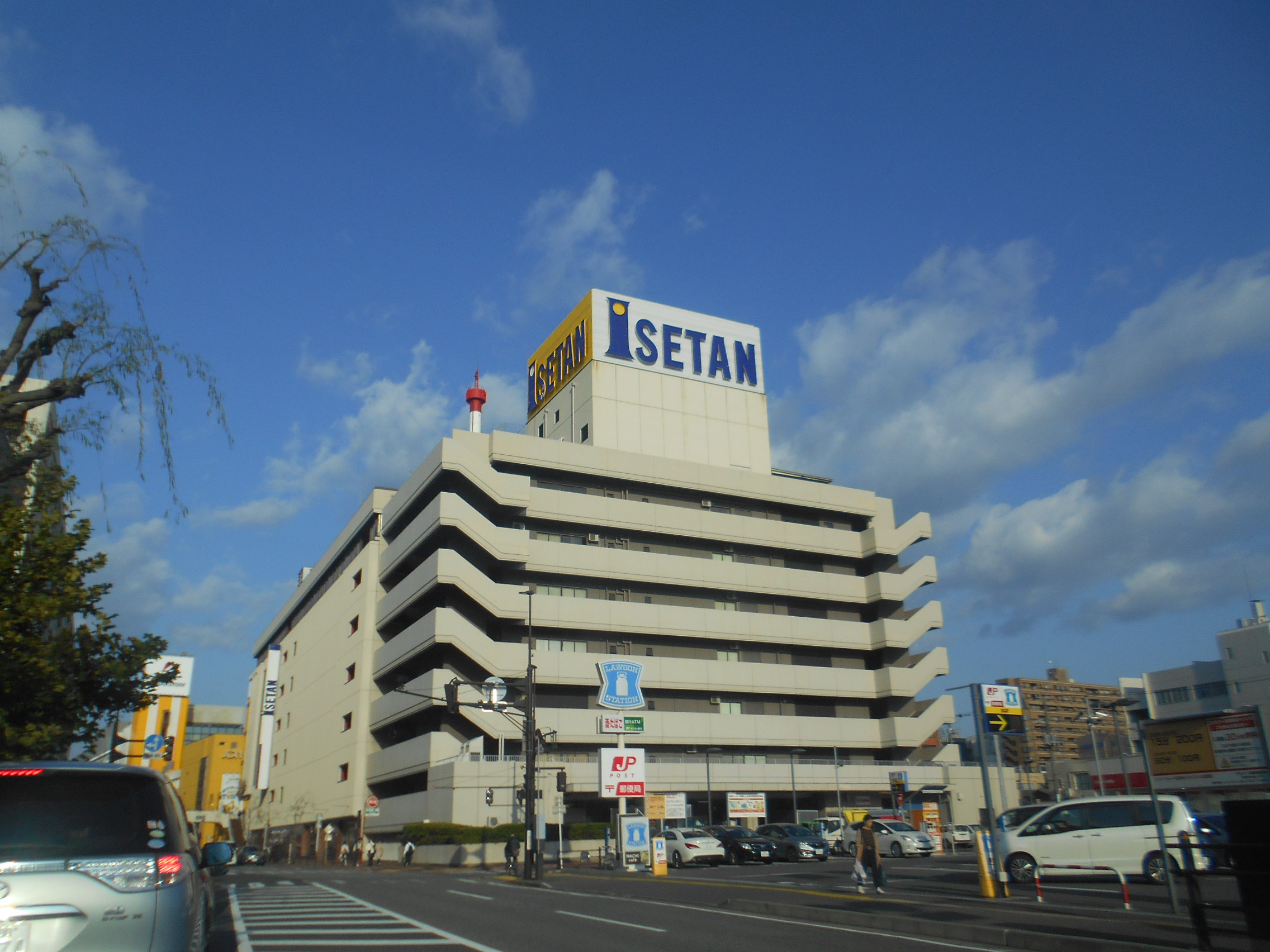 ショッピングセンター　新潟伊勢丹（ショッピングセンター）まで486m