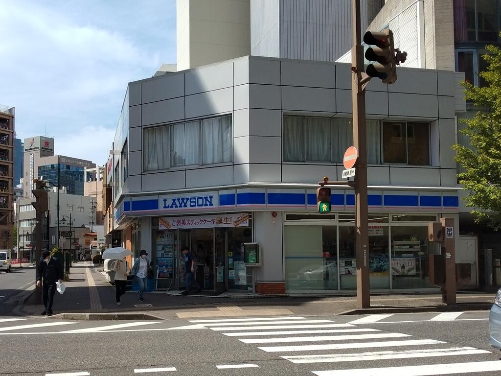 コンビニ　ローソン新潟東大通店（コンビニ）まで370m