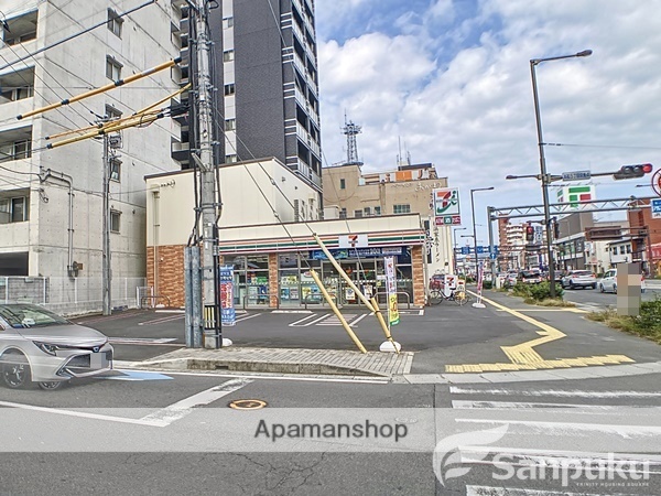 コンビニ　セブンイレブン（コンビニ）まで333m