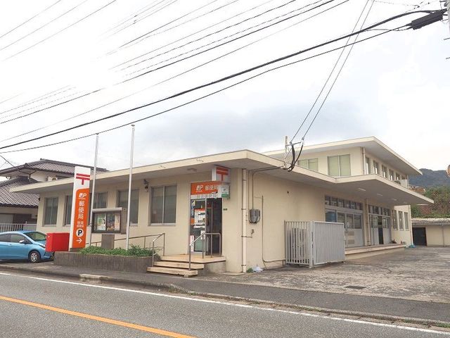 郵便局　恒見郵便局（郵便局）まで800m
