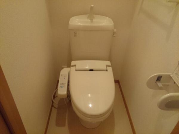 トイレ　ウォシュレット付きです！