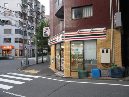 コンビニ　セブンイレブン　豊島北大塚1丁目店（コンビニ）まで306m