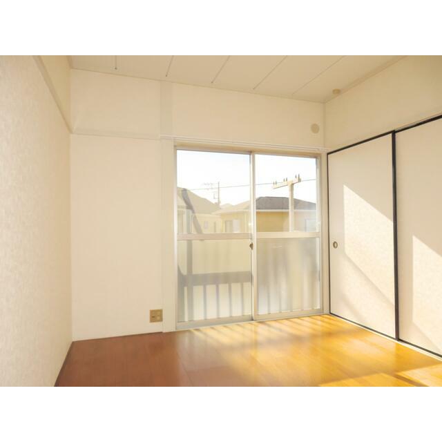 収納　西洋室＠収納～左右併せて１間半の収納スペースです。元は押入で