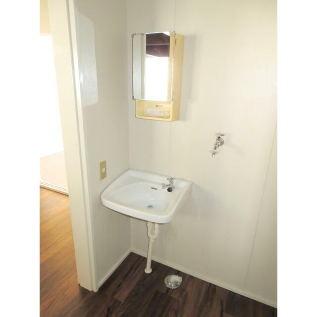 トイレ　トイレ＠洋便器～壁天井は塗装、床は明るめの色彩のクッションフ